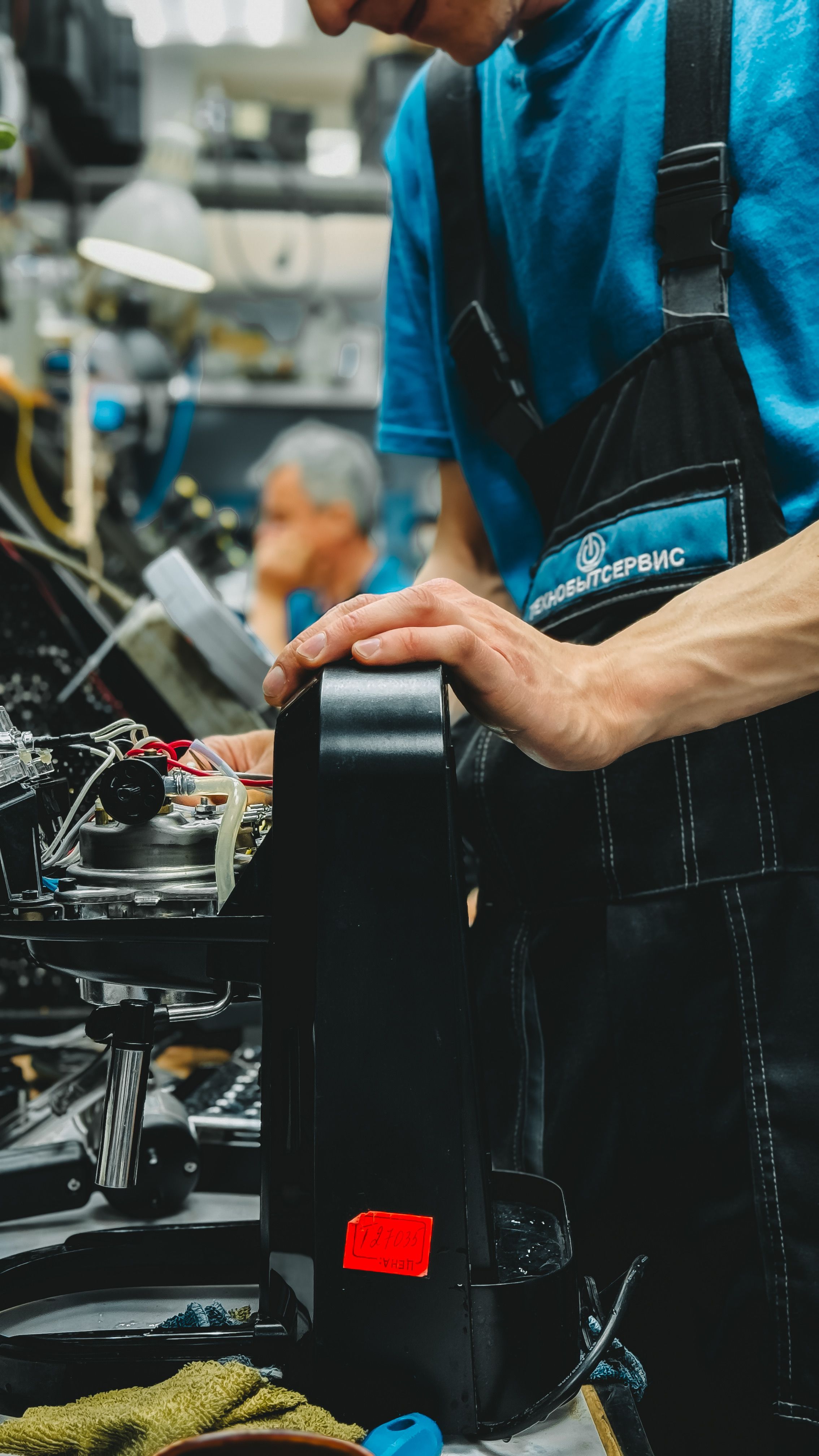 Zibuke OnCall technician providing professional repair service